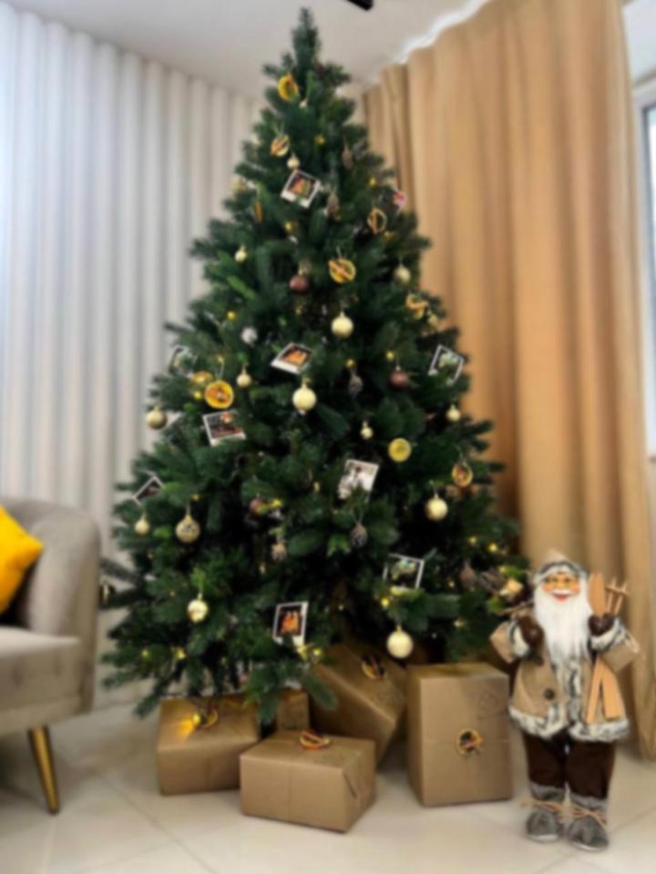 При чеке от 13 000 ₽ — подарок-сюрприз с новогодней ёлочки